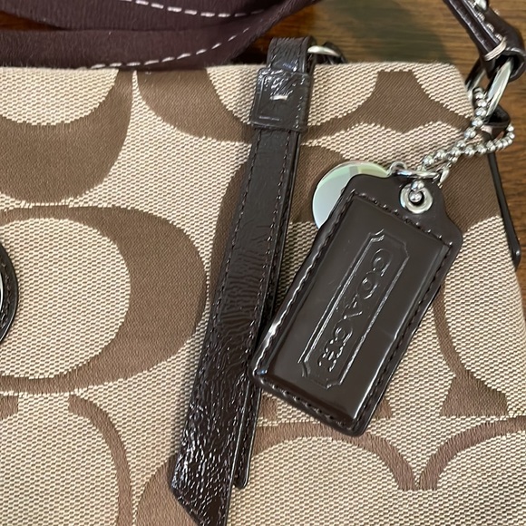 Coach canvas crossbody or shoulder bag excellent condition - Picture 9 of 11